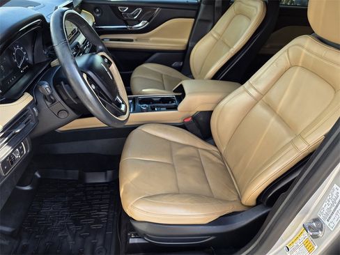 Used 2020 Lincoln Corsair Reserve w/ Rear Removable Package Tray image 11