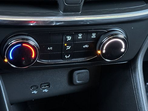 Certified 2025 Buick Encore GX Preferred image 20