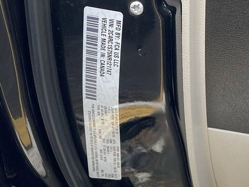 Used 2022 Chrysler Pacifica Limited FWD image 43