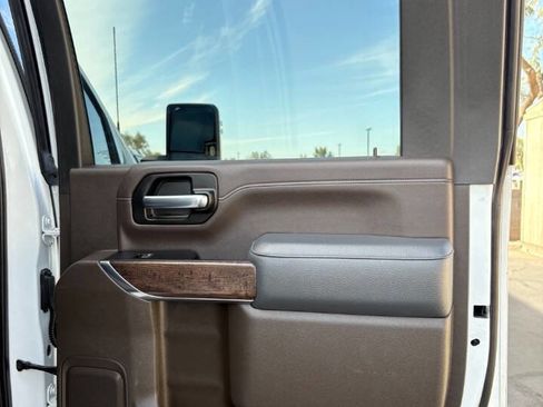 Used 2023 GMC Sierra 2500 Denali image 38