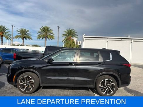 Used 2023 Mitsubishi Outlander SE FWD image 4