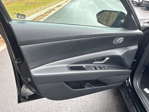 New 2026 Hyundai Elantra SE image 10