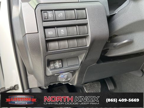 Used 2024 Toyota Tacoma TRD Off-Road image 7