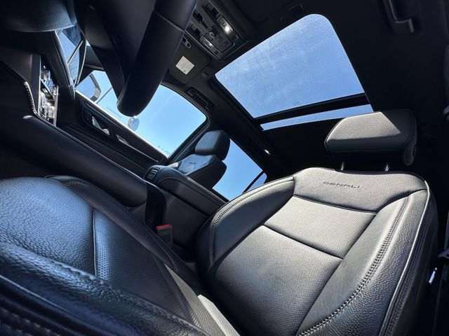 Used 2024 GMC Yukon Denali w/ Max Trailering Package AWD/4WD image 10