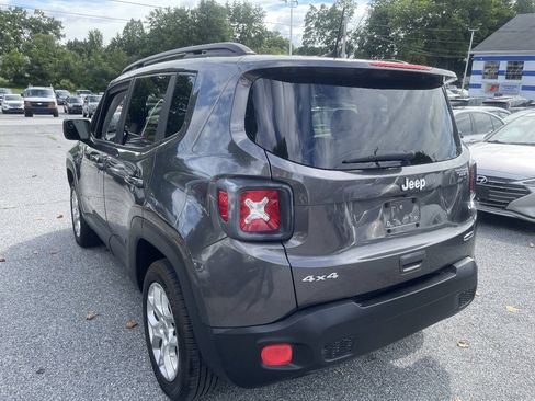 Used 2018 Jeep Renegade Latitude AWD/4WD image 7
