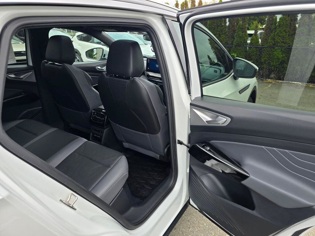 Used 2023 Volkswagen ID.4 Pro S Plus AWD/4WD image 13