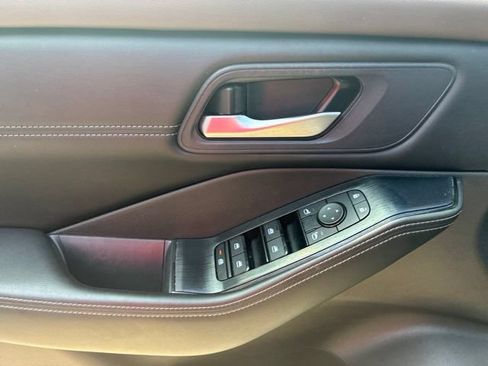 Used 2023 Nissan Rogue SV w/ SV Premium B Package FWD image 21