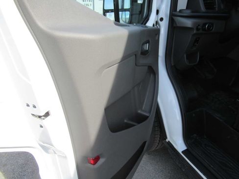 New 2026 Ford Transit 250 148 Medium Roof RWD image 11