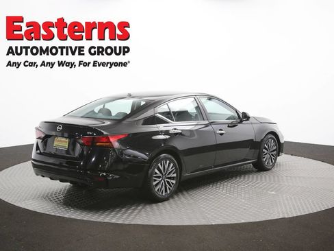 Used 2023 Nissan Altima 2.5 SV FWD image 43
