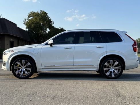 Used 2021 Volvo XC90 T8 Inscription w/ Protection Package Premier image 2