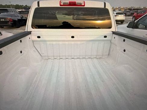 Used 2021 Chevrolet Colorado LT w/ Safety Package RWD image 8