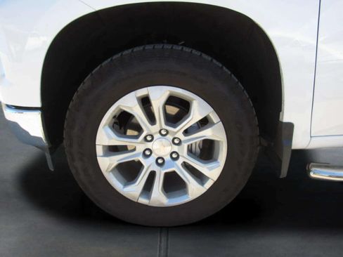 Used 2023 Chevrolet Silverado 1500 LTZ AWD/4WD image 5