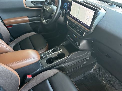 Certified 2025 Ford Bronco Sport Outer Banks w/ Outer Banks Tech Package+ AWD/4WD image 18
