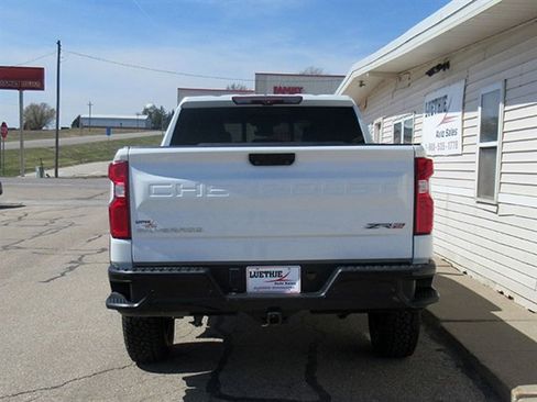 Used 2022 Chevrolet Silverado 1500 ZR2 w/ Technology Package image 8