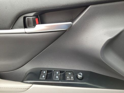 Used 2019 Toyota Camry XSE image 27