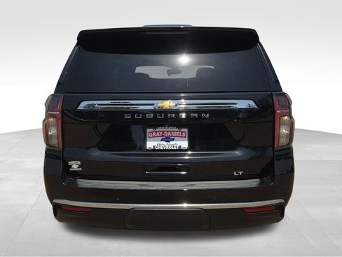 Used 2022 Chevrolet Suburban LT w/ Luxury Package RWD image 7