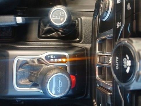 Used 2020 Jeep Gladiator Sport w/ Quick Order Package 24S image 38