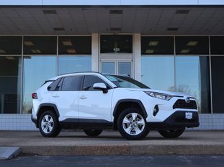 Used 2021 Toyota RAV4 XLE w/ Convenience Package video 1