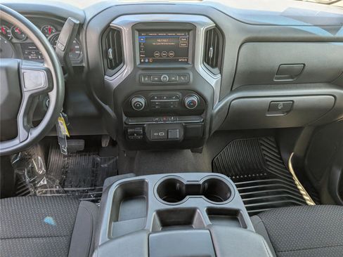 Used 2022 Chevrolet Silverado 2500 Custom w/ Custom Convenience Package AWD/4WD image 16