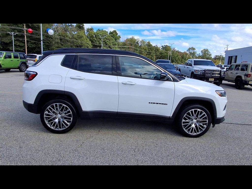 Used 2023 Jeep Compass Limited w/ Elite Group AWD/4WD image 9