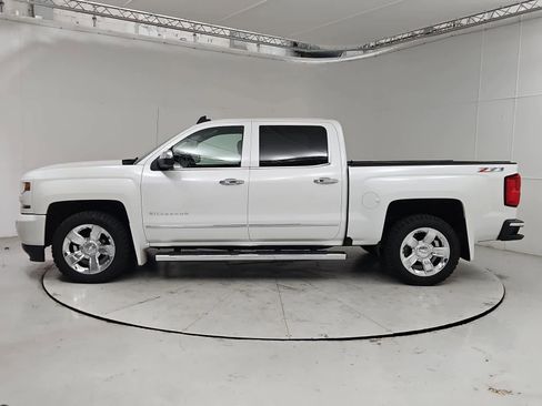 Used 2017 Chevrolet Silverado 1500 LTZ Z71 w/ LTZ Plus Package AWD/4WD image 3