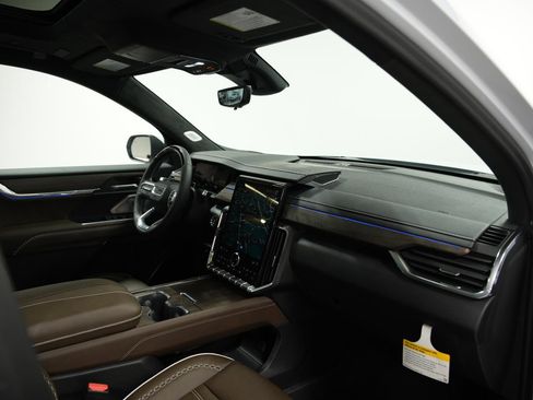 New 2026 GMC Acadia Denali Ultimate w/ LPO, Floor Liner Package image 19