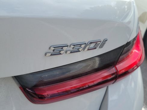 Certified 2024 BMW 330i Sedan w/ Convenience Package image 6