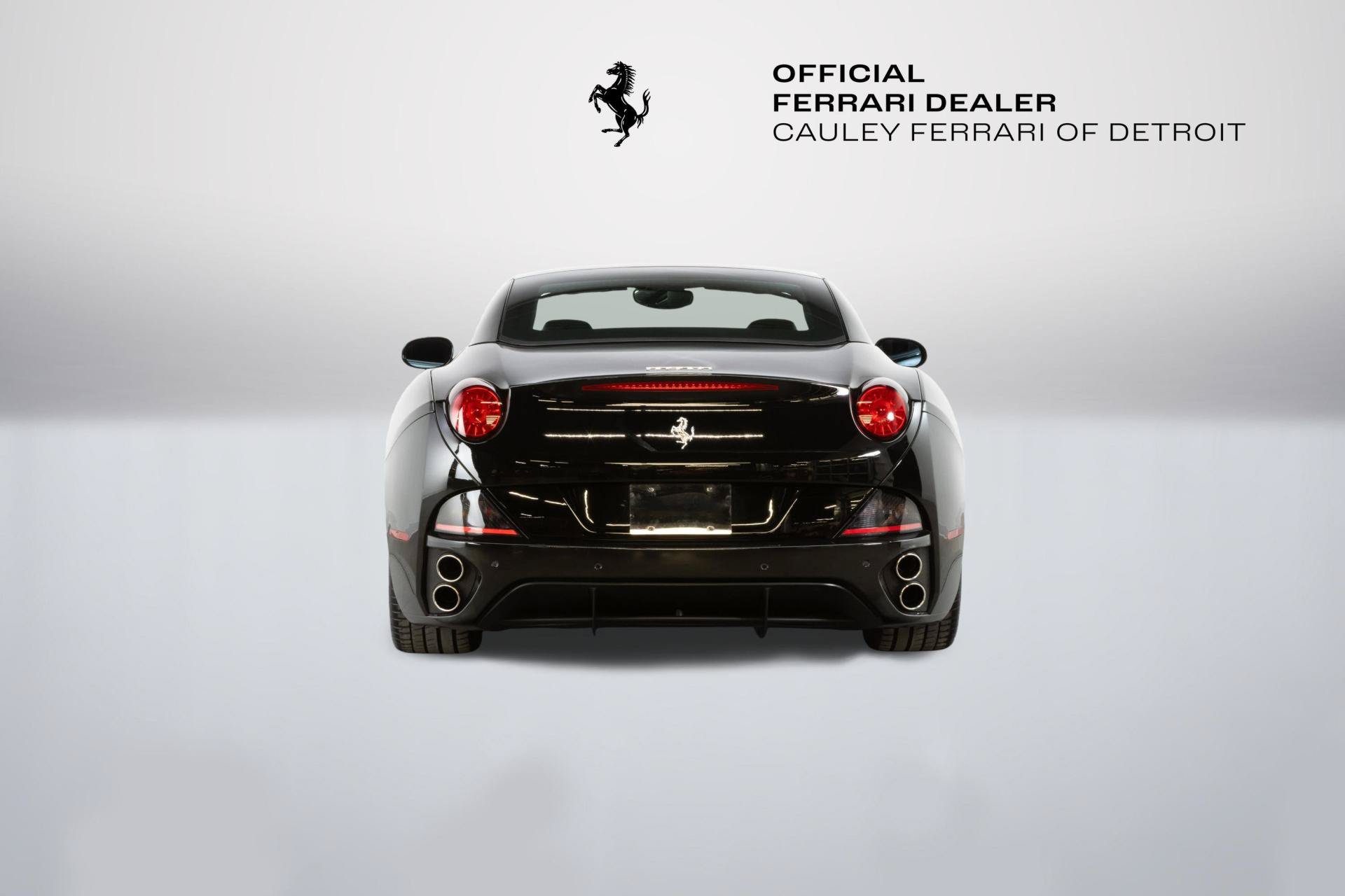 Used 2010 Ferrari California RWD image 15