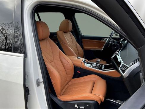 Used 2023 BMW X5 xDrive40i w/ Parking Assistance Package image 29