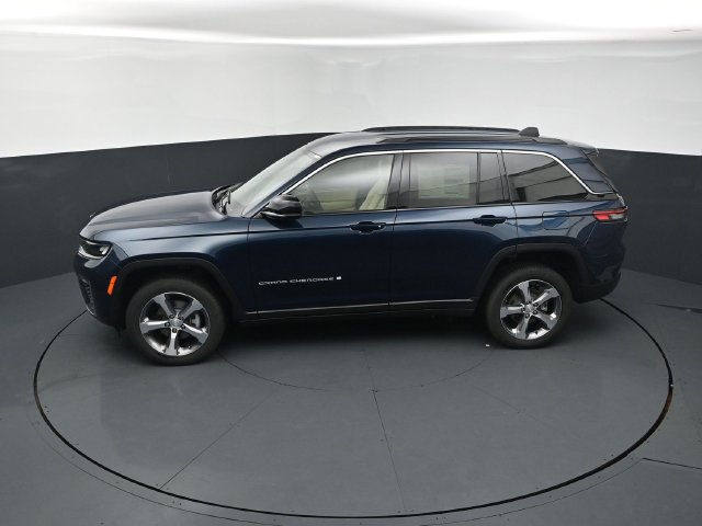 New 2026 Jeep Grand Cherokee Limited AWD/4WD image 15