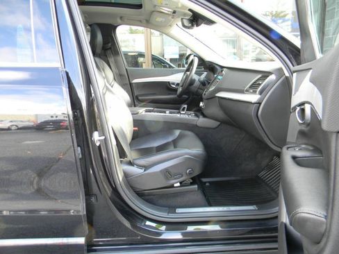 Used 2023 Volvo XC90 B5 Core w/ Protection Package Premier AWD/4WD image 15
