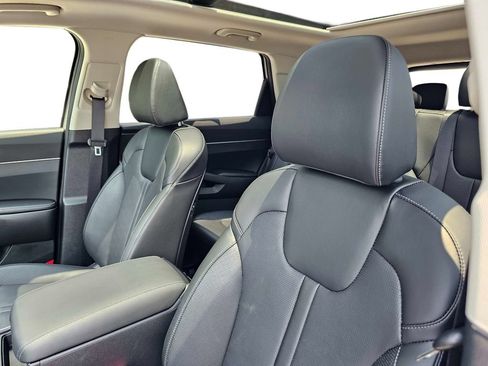 Certified 2026 Kia Sorento S w/ S Panoramic Sunroof Package FWD image 20