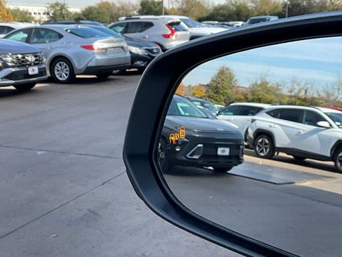 Used 2025 Toyota Tacoma TRD Off-Road image 18