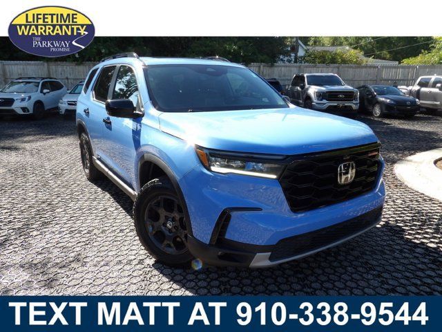Used 2024 Honda Pilot TrailSport image 1