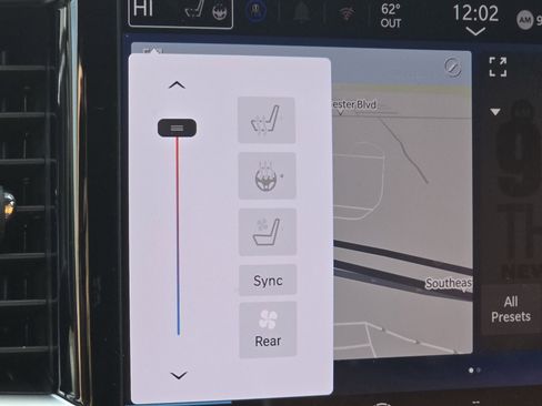 New 2026 Chrysler Pacifica Pinnacle image 24