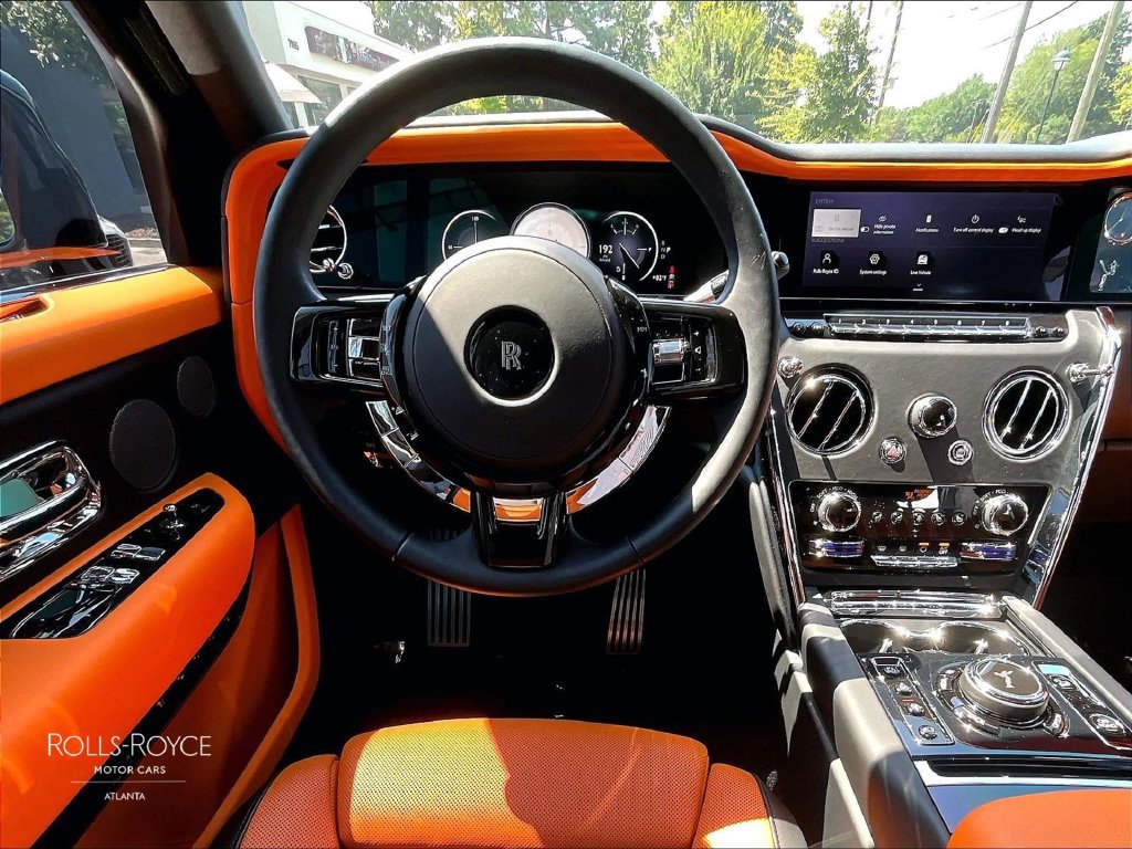 Certified 2025 Rolls-Royce Cullinan AWD/4WD image 7