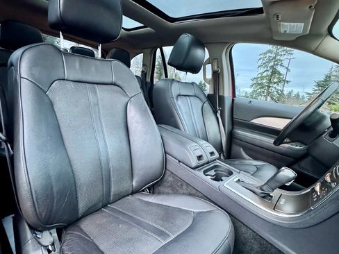 Used 2012 Lincoln MKX AWD image 3