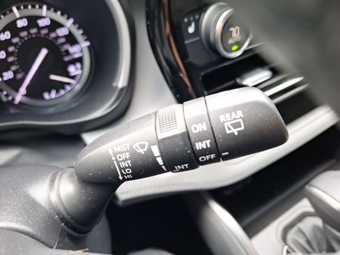 Used 2022 Toyota Highlander XLE image 24