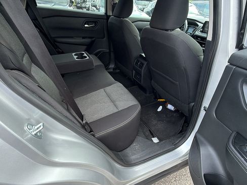 Used 2024 Nissan Rogue SV AWD/4WD image 21