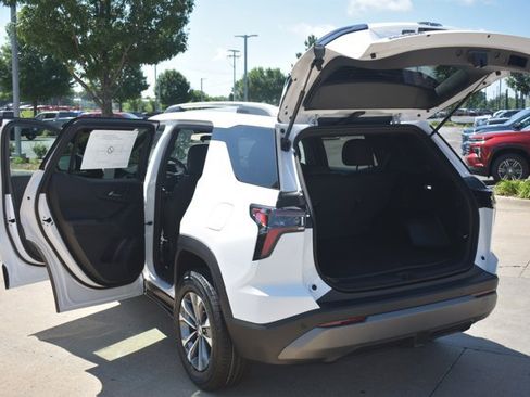 New 2026 Chevrolet Equinox LT w/ LPO, Floor Liner Package FWD image 15