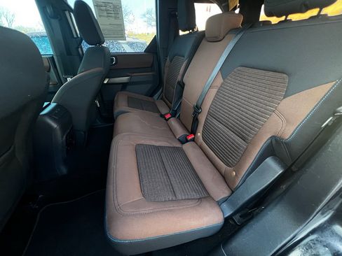 Used 2021 Ford Bronco Outer Banks image 11