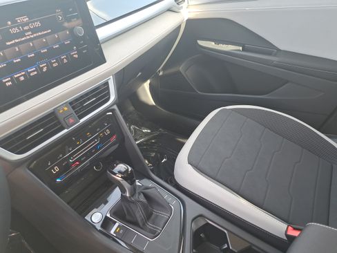 New 2026 Volkswagen Taos SE FWD image 23