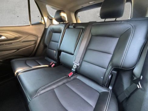 Used 2024 GMC Terrain SLT w/ Infotainment Package II FWD image 28