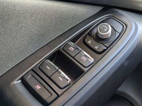 Used 2025 Subaru Crosstrek 2.5i Limited w/ Popular Package #3A image 27