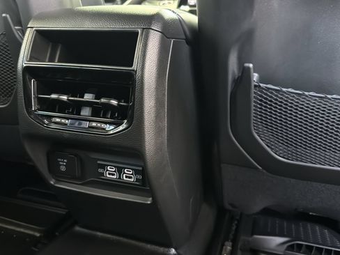 Used 2024 Jeep Grand Cherokee Altitude RWD image 28