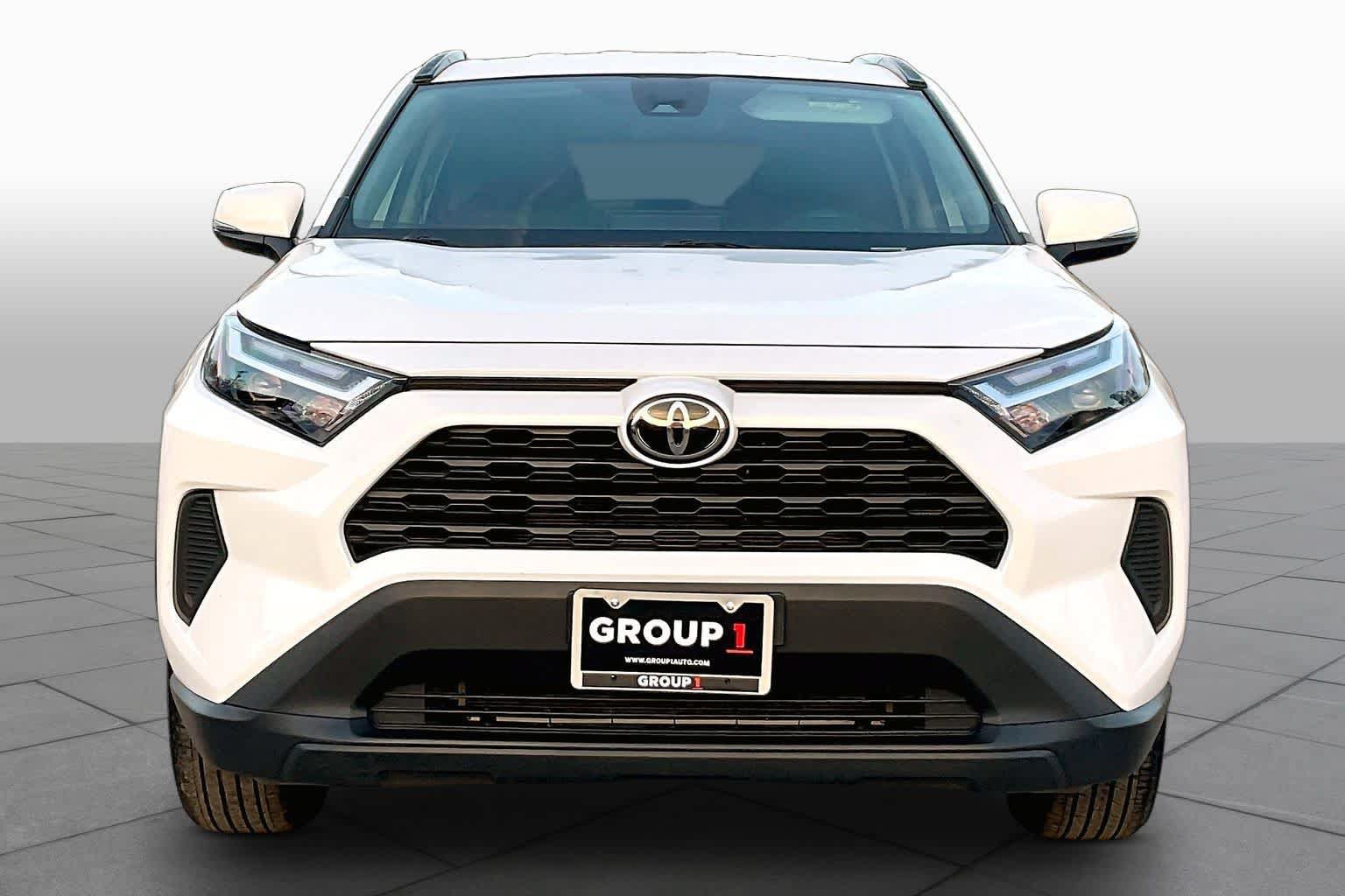 Used 2025 Toyota RAV4 XLE FWD image 4