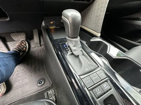 Used 2025 Toyota Camry XLE image 25