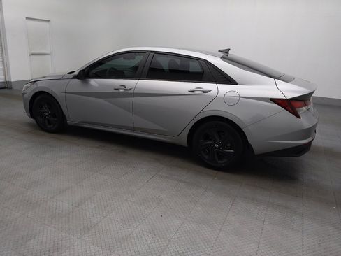 Used 2022 Hyundai Elantra SEL image 3