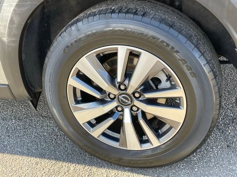 Certified 2023 Nissan Pathfinder SL w/ Lighting Package (N92) AWD/4WD image 32