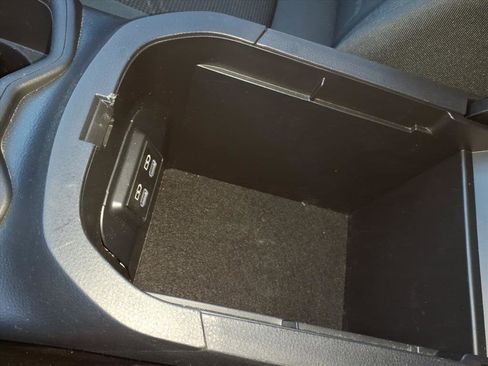 Used 2024 Toyota RAV4 LE image 29